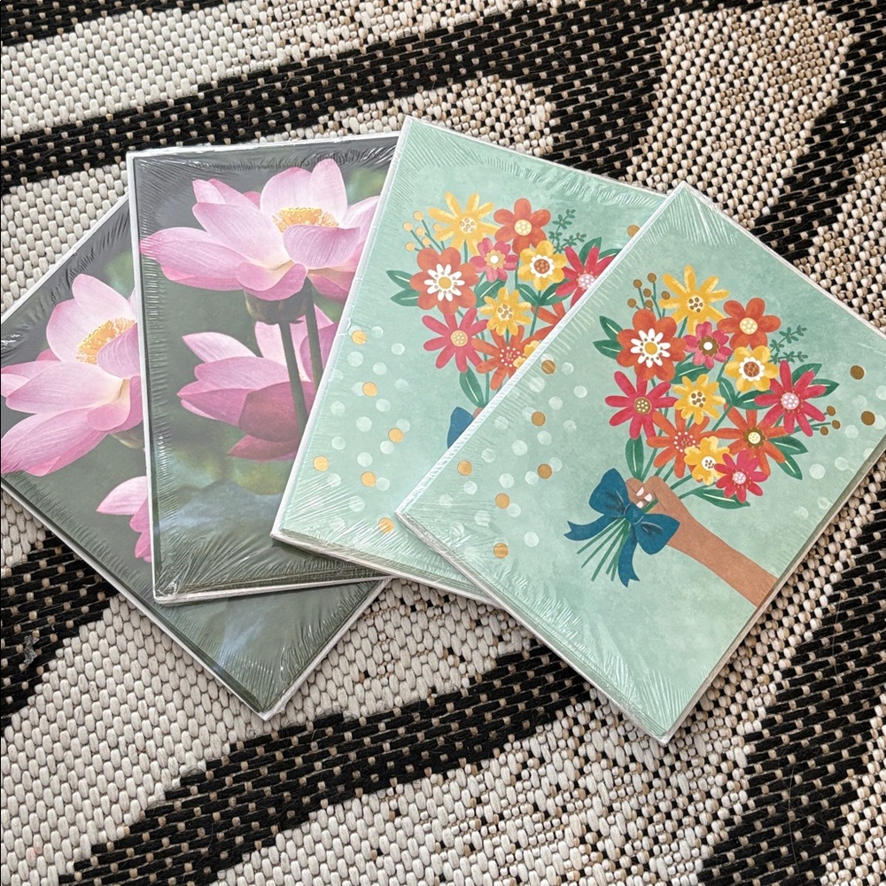 🆕American Greetings Floral Stationery Bundle, 4 Piece
(24 Cards Total)